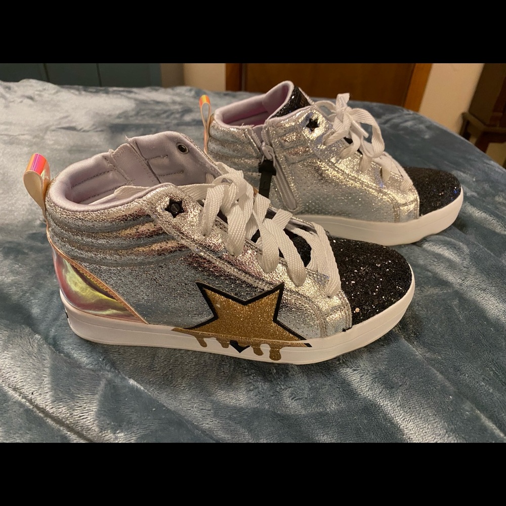 Girls Skechers sneakers